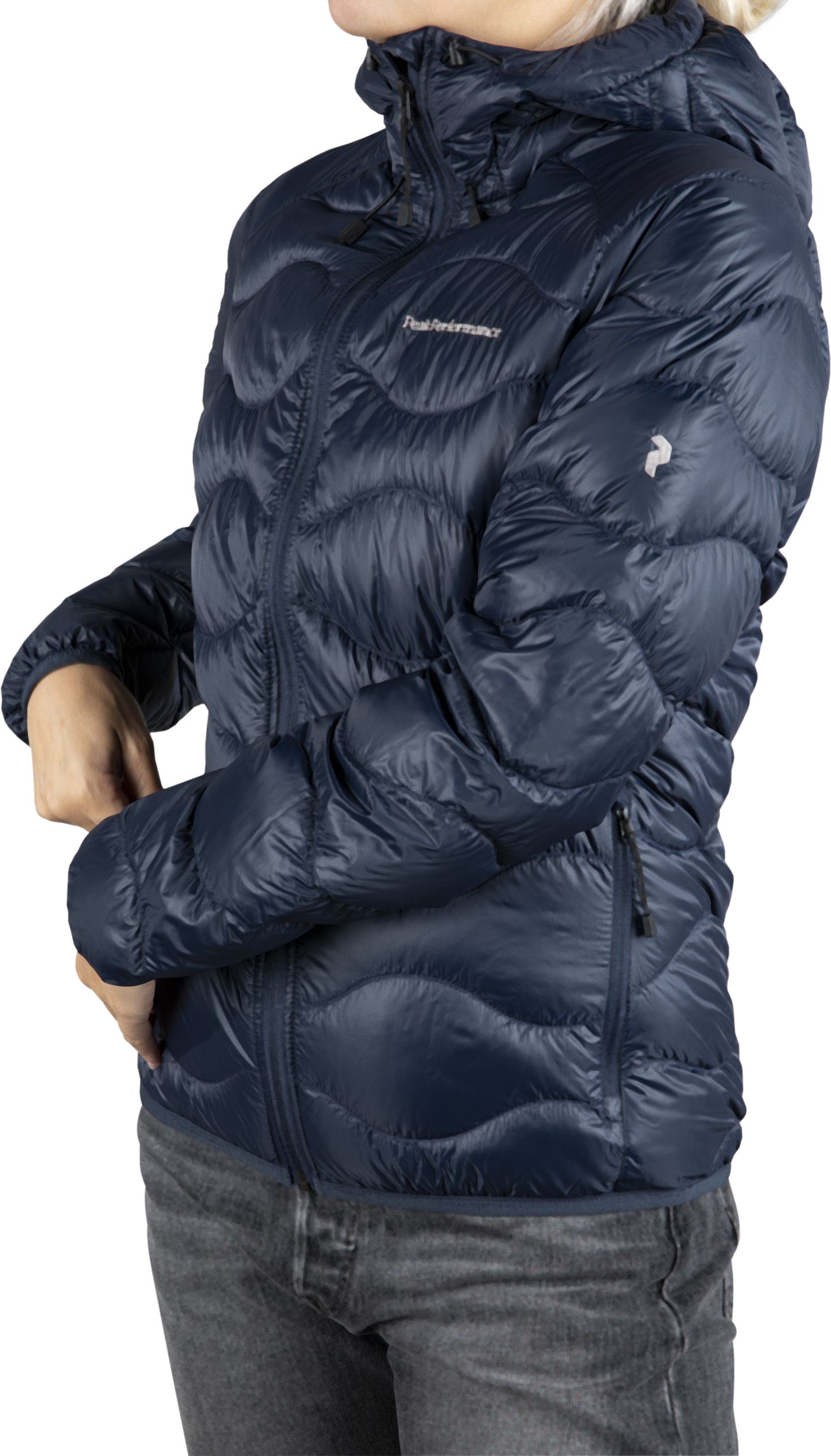 PEAK PERFORMANCE W HELIUM HOOD JKT på stadium.se